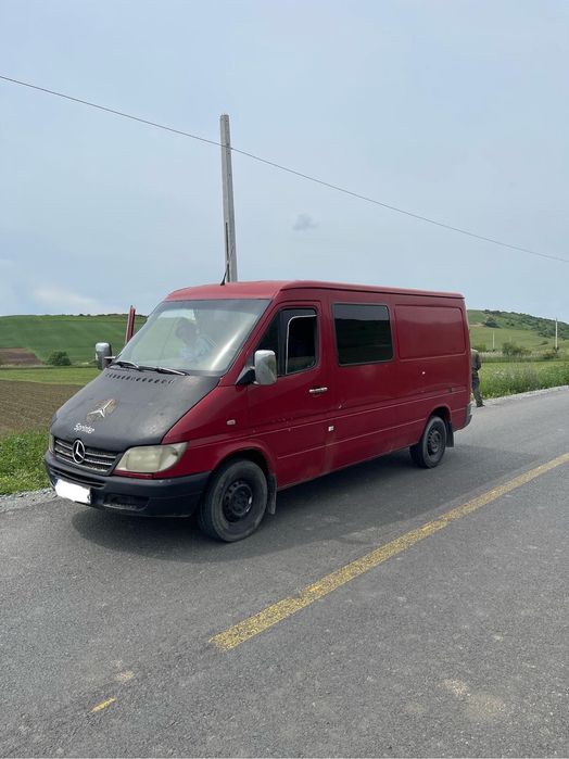 Vând Mercedes sprinter