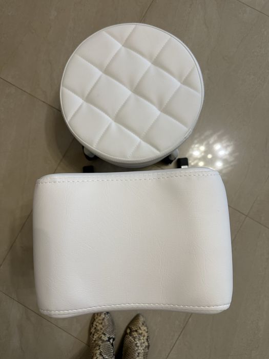 Scaun pedichiura si suport pedichiura
