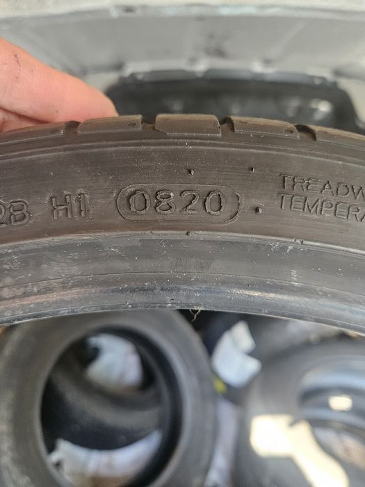 Гуми 215/35/19 дот20