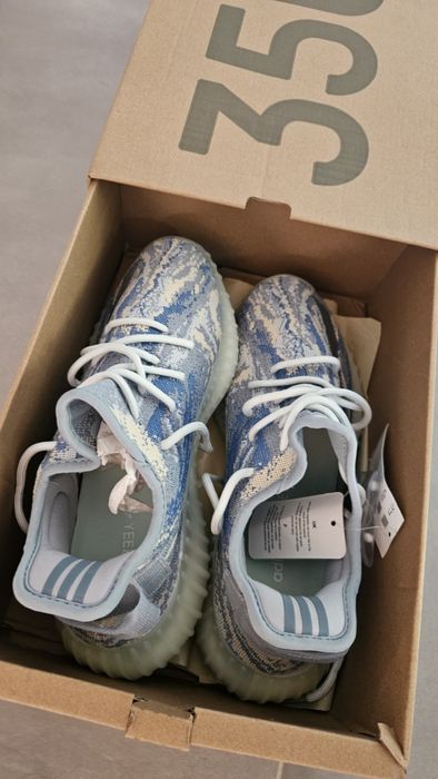 Yeezy Boost 350 V2