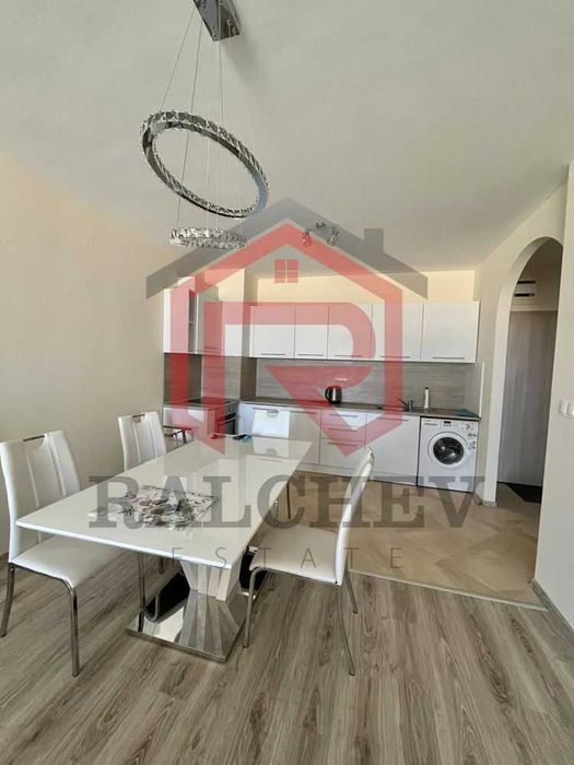 Дава се под наем Двустаен апартамент в Варна, Възраждане 3 - 65 кв.м за 561 € - Снимка #3