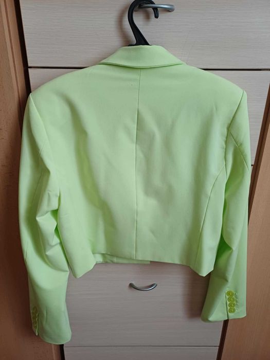 Късо дамско сако жълто-зелено