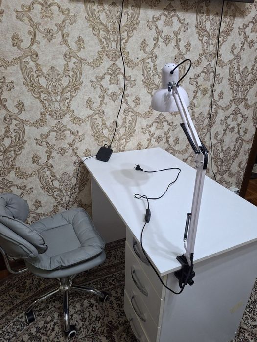 Продам для мастера Маникюра