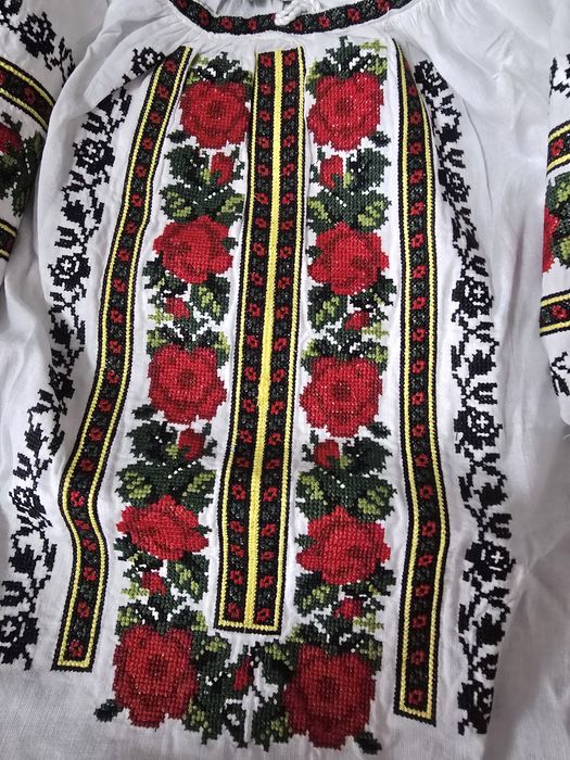 Ie tradițională nouă