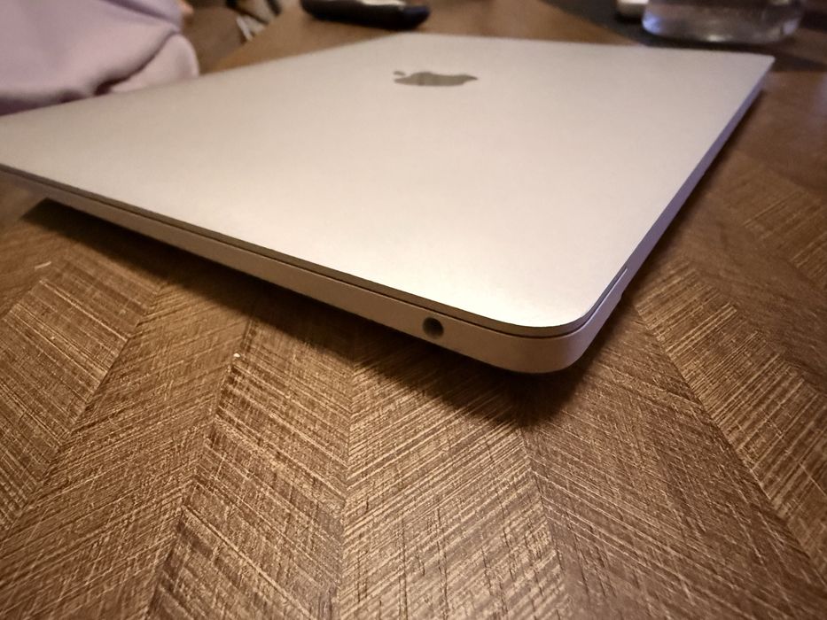 Apple Macbook M1 AIR