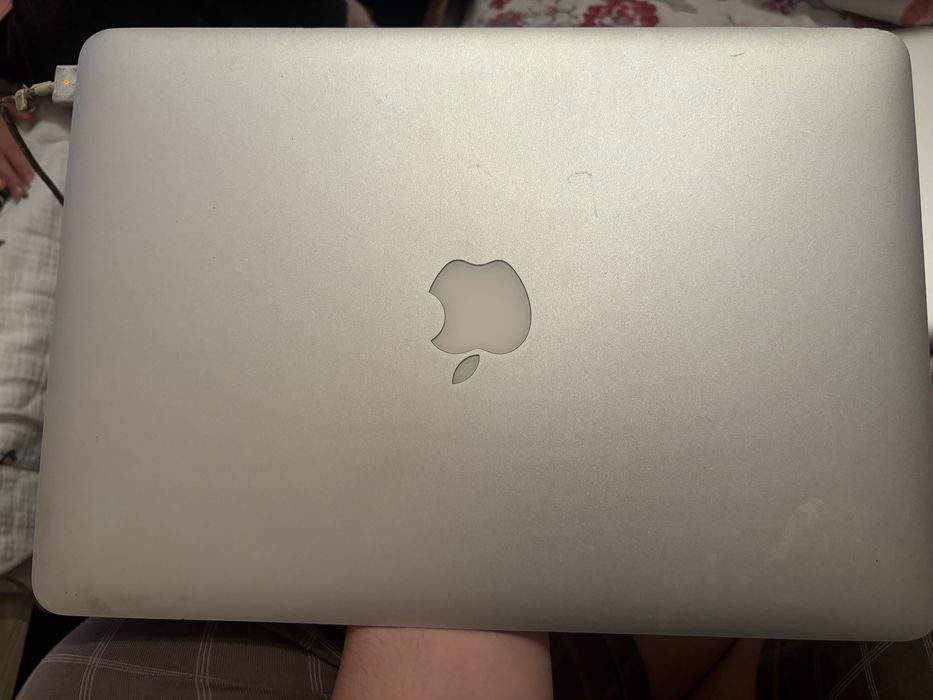 Macbook air 2012 года