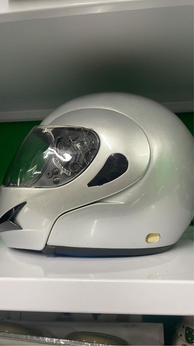 Каски за мотор…..