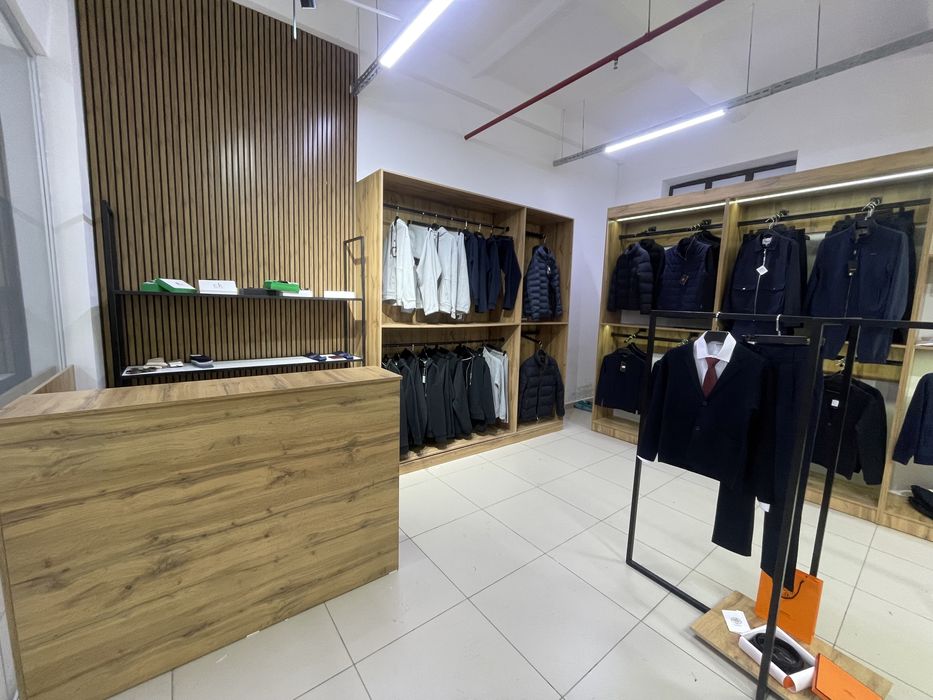 полка стеллаж для бутика