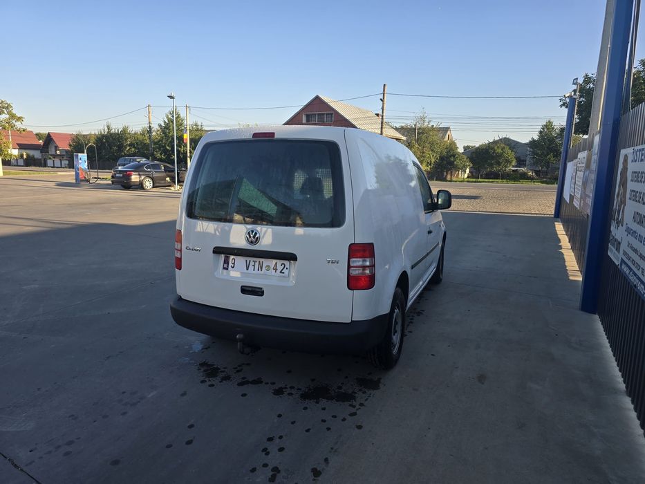 Vând volkswagen caddy