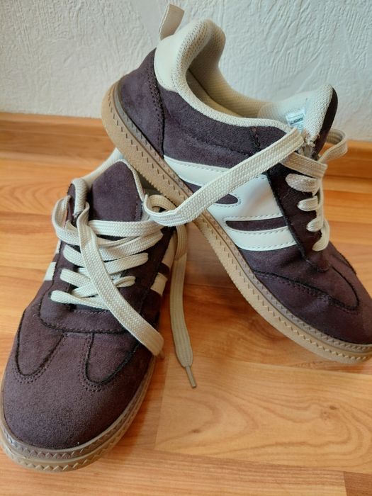 Adidașii fete nr. 37