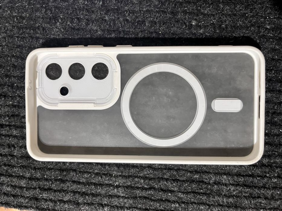 Husa Samsung S24/S25 Albă cu MagSafe - Model deosebit