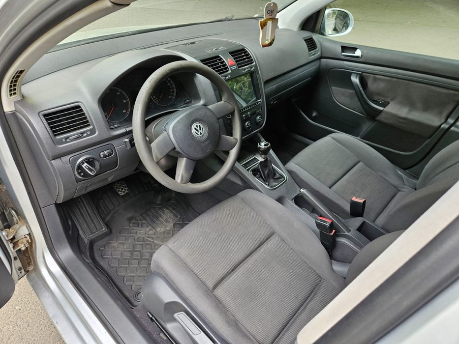 Vând Vw Golf 5 1.9 TDI