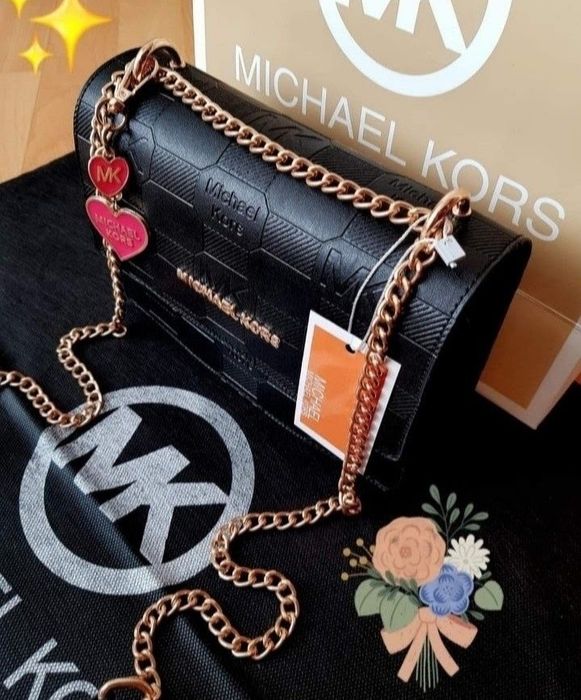 Genti Michael Kors,diverse dimensiuni si nuanțe,logo metalic auriu,sac