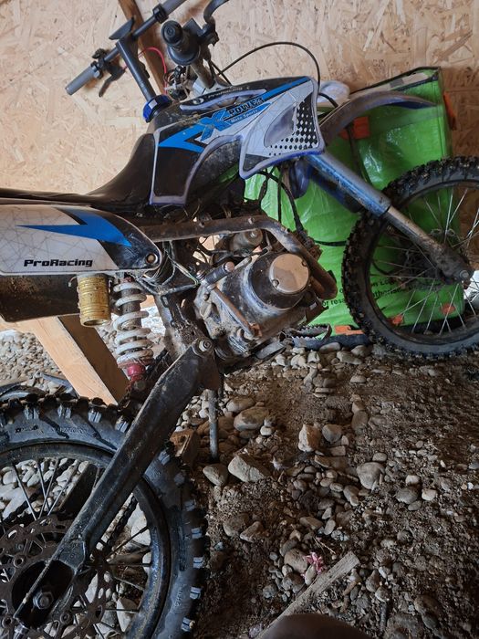 Vând cros 125cc  urgent preț 16 milioane  negociabil