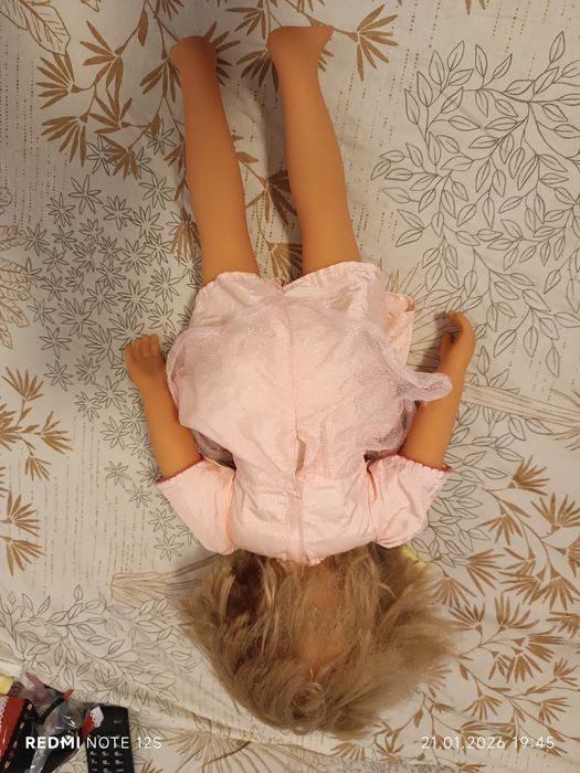 Păpușa care vorbește în limba germana