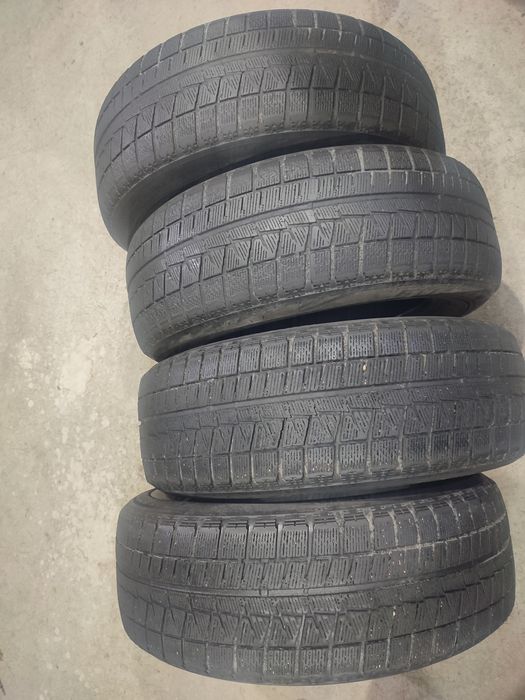 Продам комплект резины 215/60/17