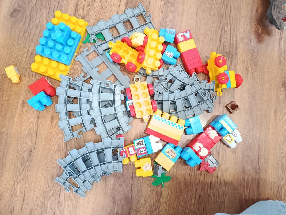 Играчки за малко деца и конструктори