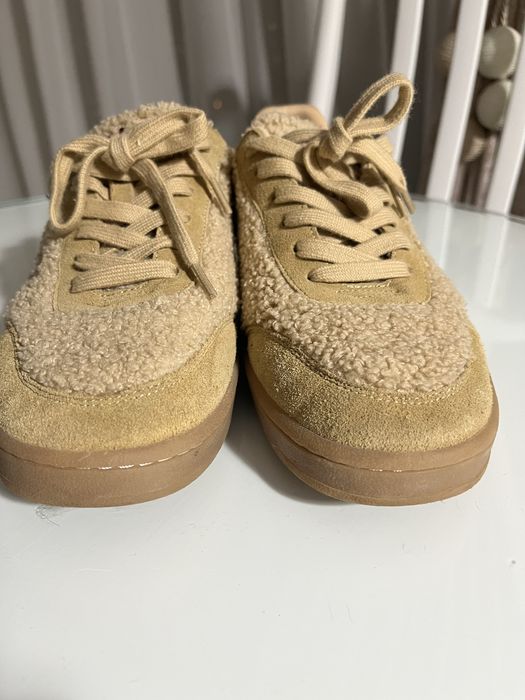 Sneakers cu blana din piele intoarsa