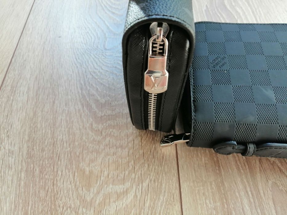 Мъжка чанта за носене в ръка