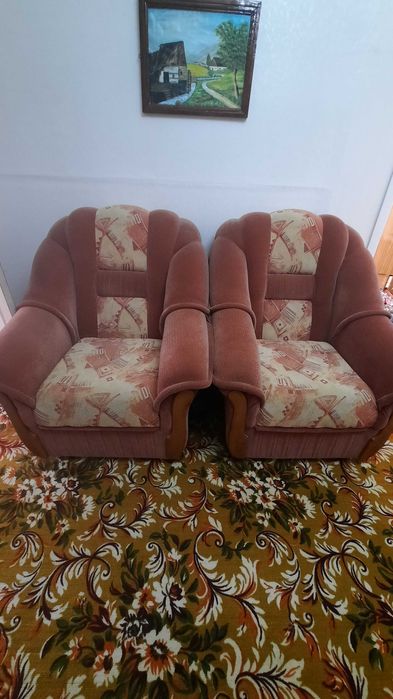 Продам мягкий уголок: диван и два кресла