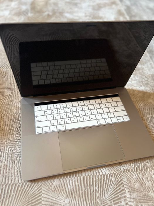 Mac book pro  i9  32 ram   512