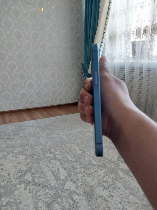 Продается айфон 13