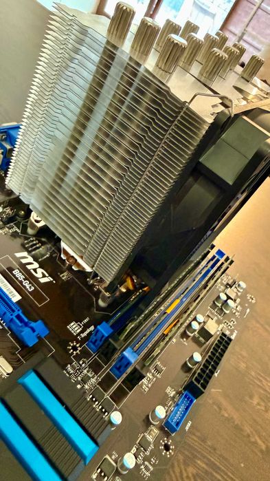 Дъно Дънна платка MSI B85-G43, процесор i7 4770, 16gb RAM и охладител SCYTHE