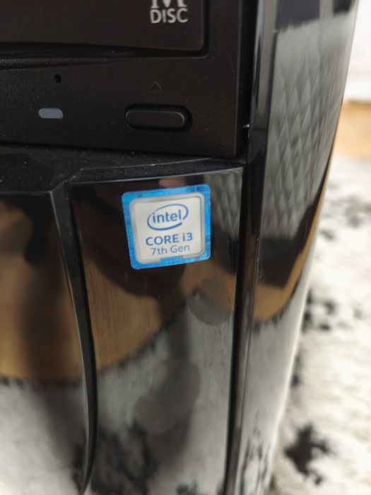 Vand o unitate incompleta si un laptop Lenovo