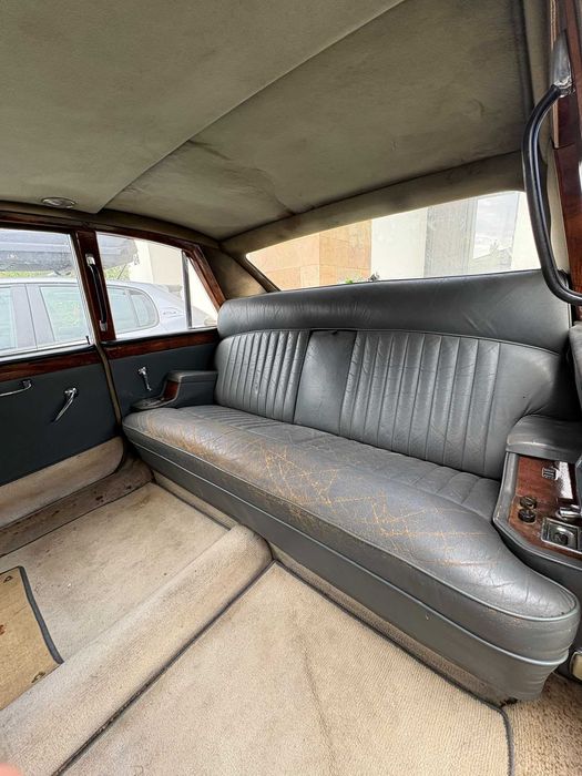 Vehicul de colecție - Daimler DS420 din 1970