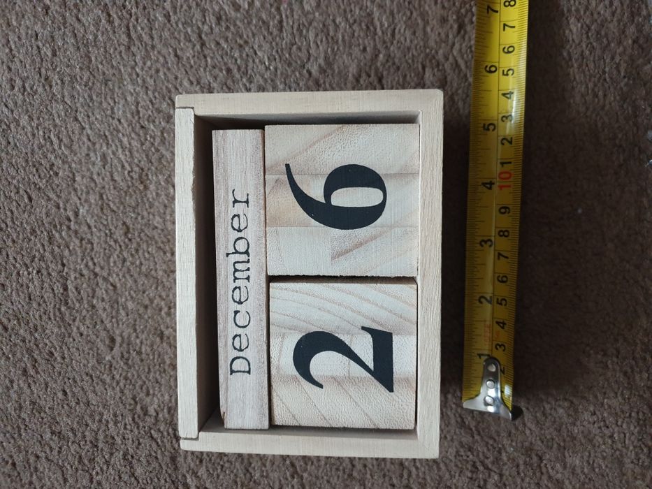 Сувенири: Чинийка, Календар, Бутилки, Фенерче, китара и др.