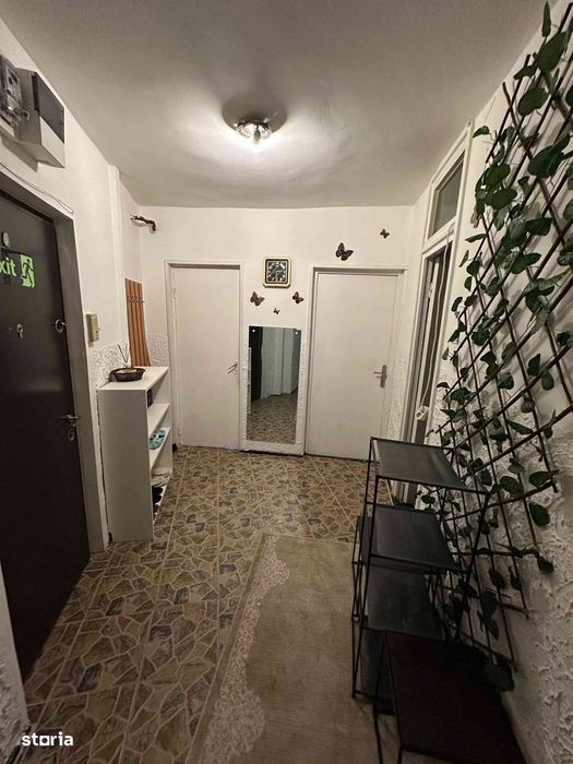 Închiriez apartament 2 camere zona Tractorul — fotografia 3