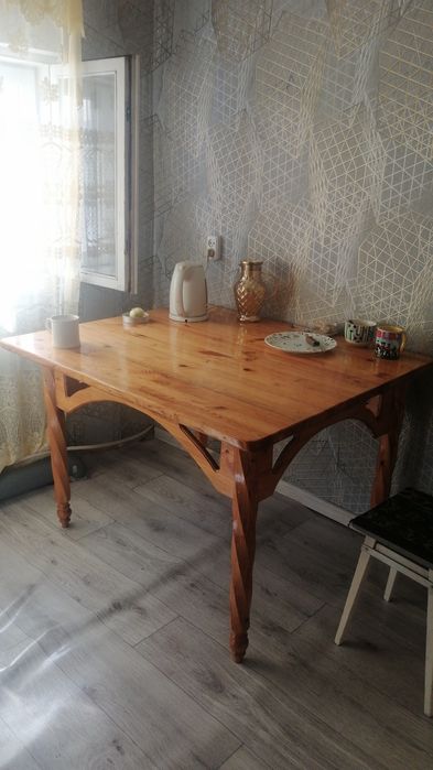 Продам стол из дерева