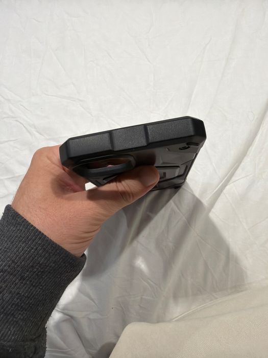 Husa UAG Monarch Pro Carbon Fiber iPhone 15 Plus