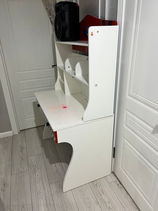 Отдам бесплатно мебкль в детскую клмнату мальчика в хорошем состоярии