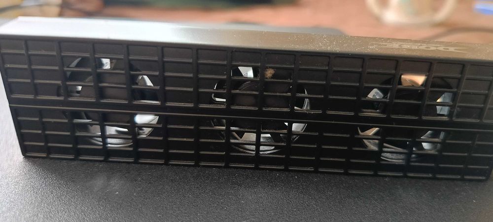 Продавам PS4Slim+16игри в отлично състояние към нея!