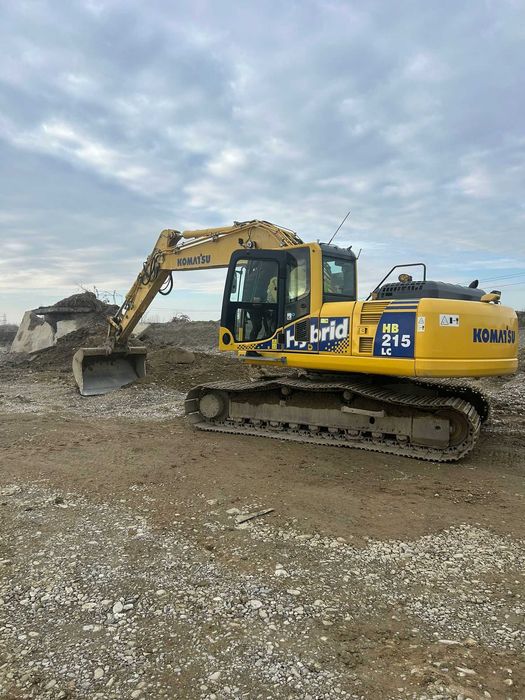 Dezmembrez piese cabina Komatsu HB215 LC