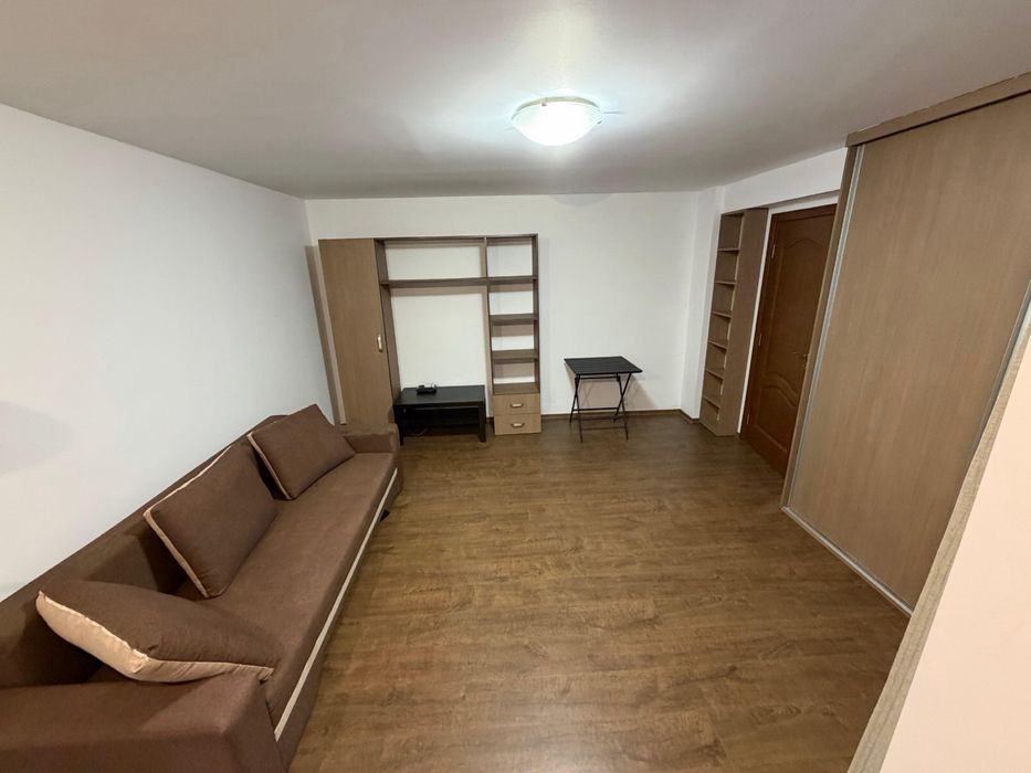 Garsoniera de inchiriat