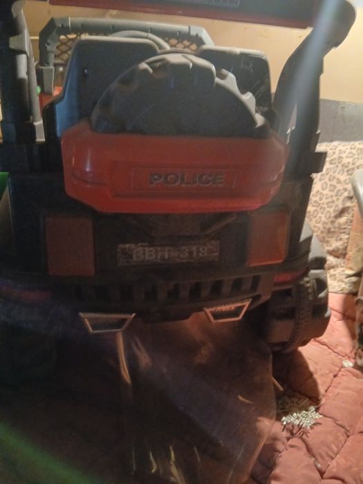 Vând jeep copii electric