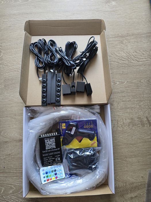 Kit Premium Stelute Plafon Cer Instelat RGBW cu  Meteoriti (Stele Cazatoare) – 800 Fibre Optice Aplicatie si Telecomanda