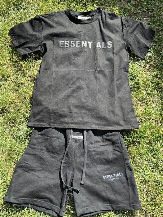 Compleu Essentials scurt PREMIUM 2025