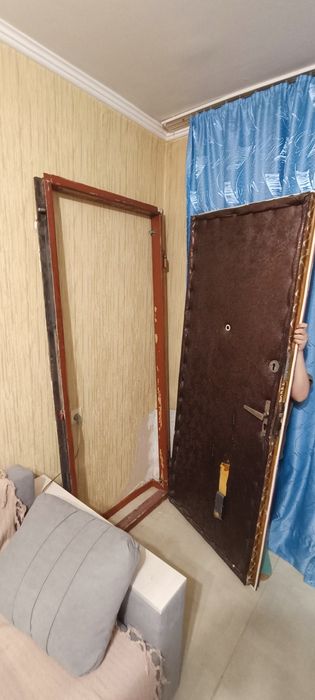 Дверь входная железная