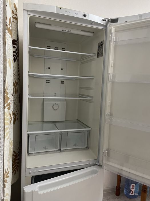 Продам холодильник