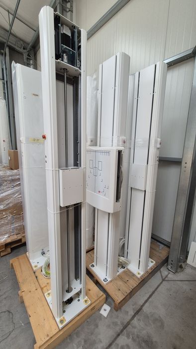 Подемни колони, стъпкови двигатели