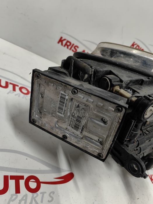 Десен фар VW Phaeton 2004г.