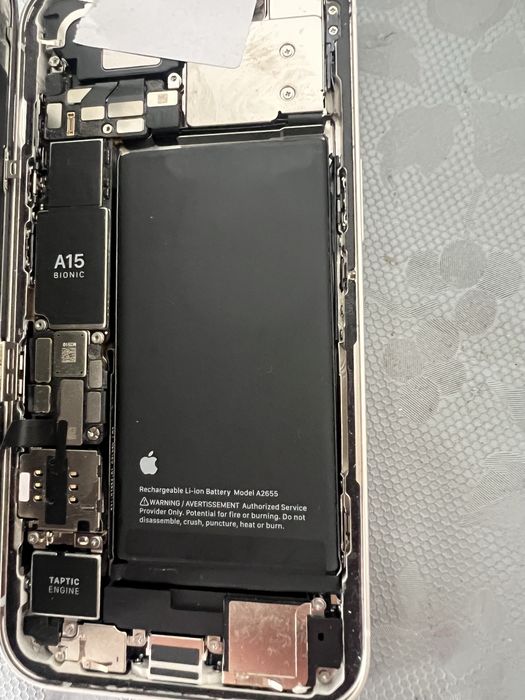 • Piese Iphone DEZMEMBRARI •