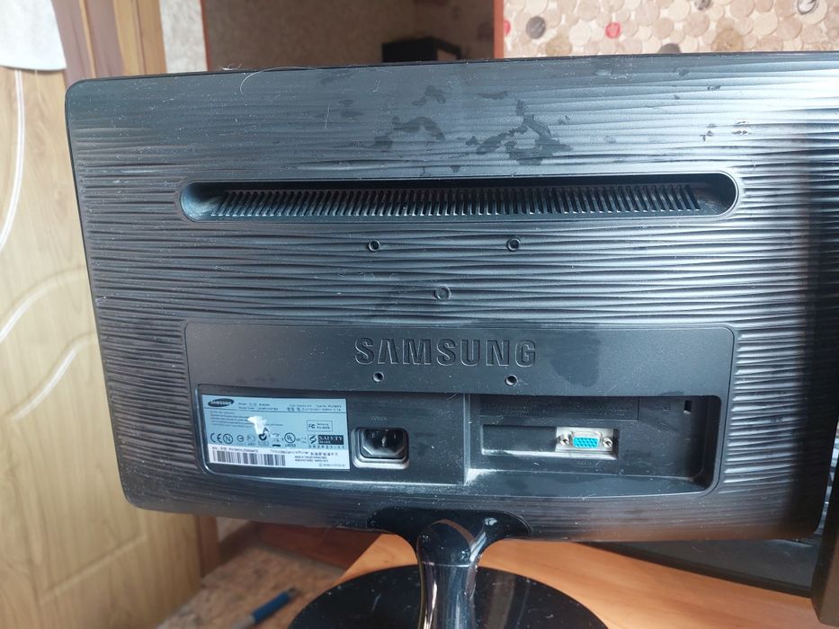 Мониторы от компьютера Samsung и BENQ