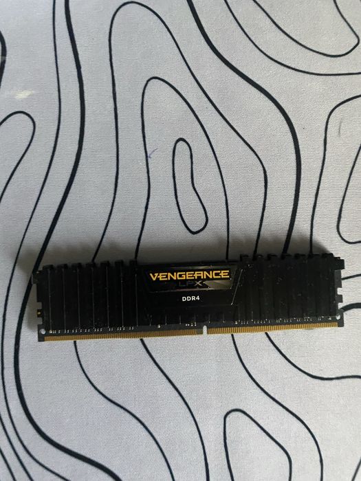 Оперативная память ddr4 2 штуки