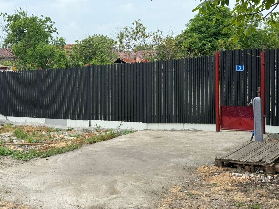 Casa de vanzare com Crivat