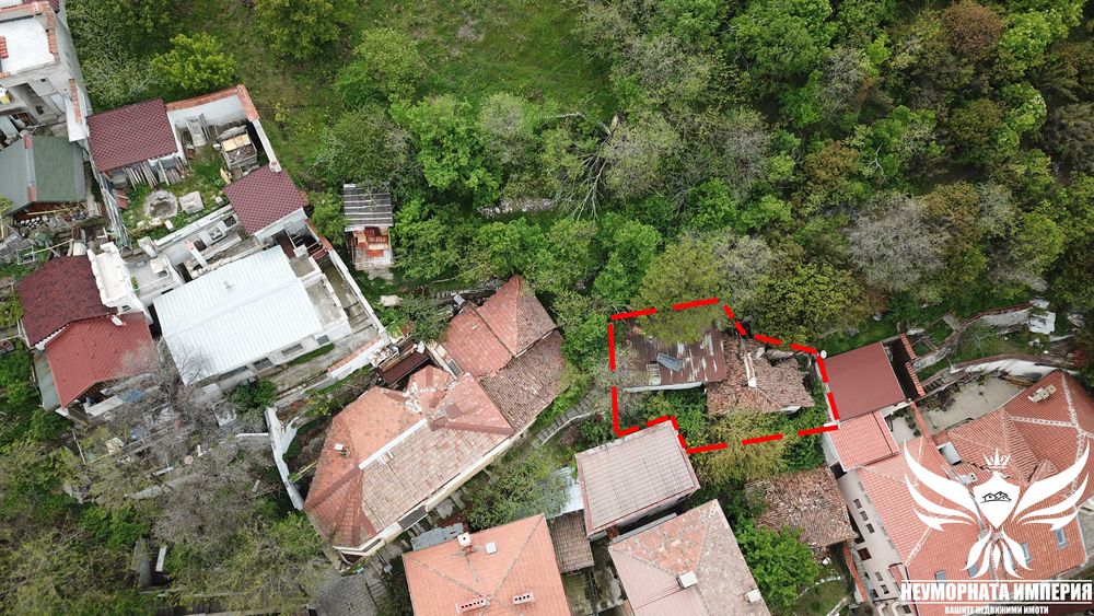 Продавам стара къща 72РЗП с двор 143кв. в гр.Асеновград кв.Чинар