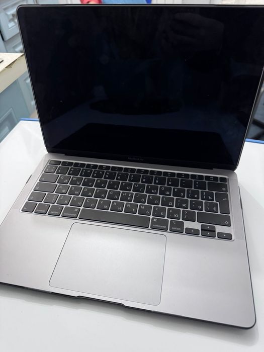 Продаю MacBook air13